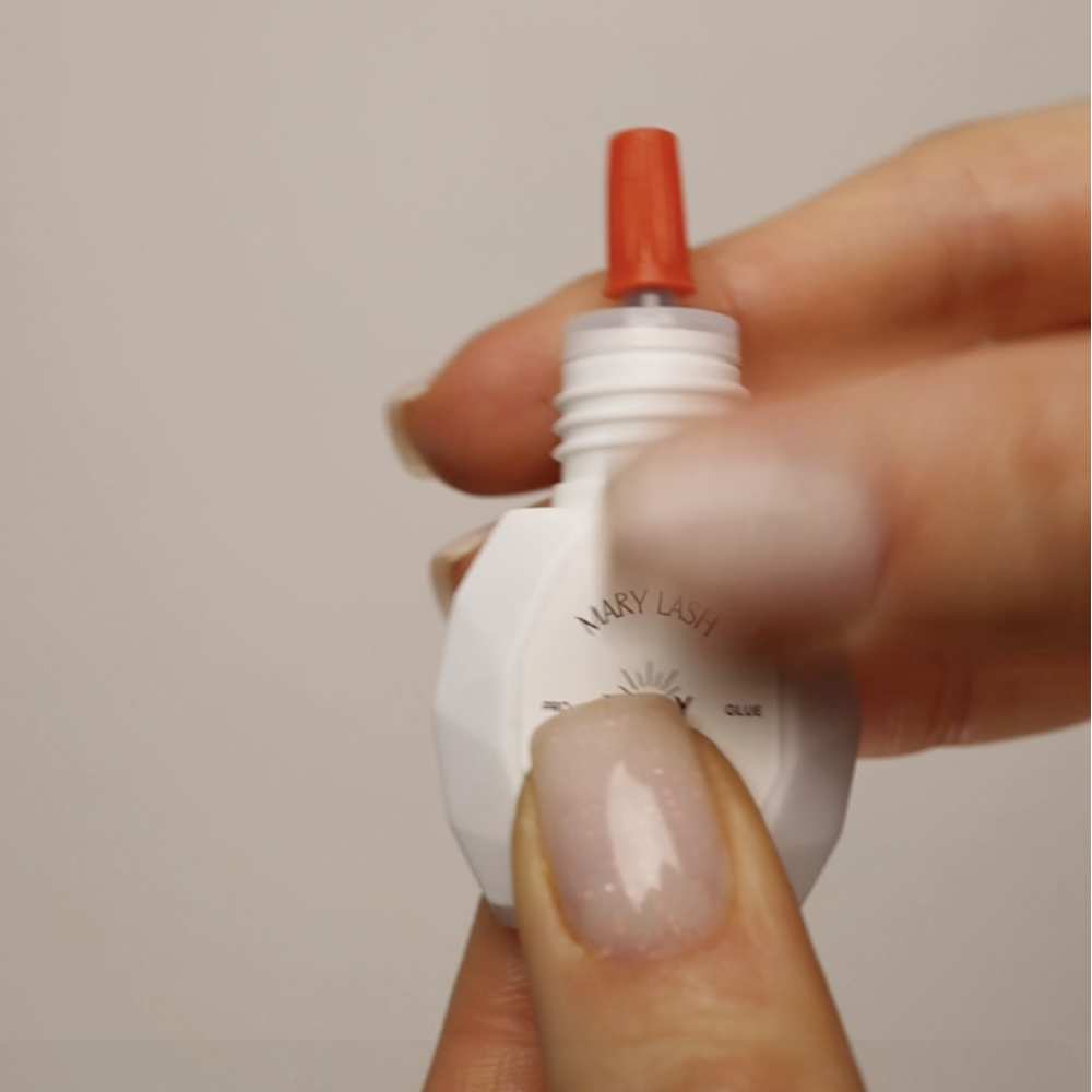 MARY LASH & Design DAY 5 ml - Lashes Fast Lash Extension Adhesive / Glue 0,5sec